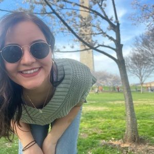 Meet your Posher, Becky